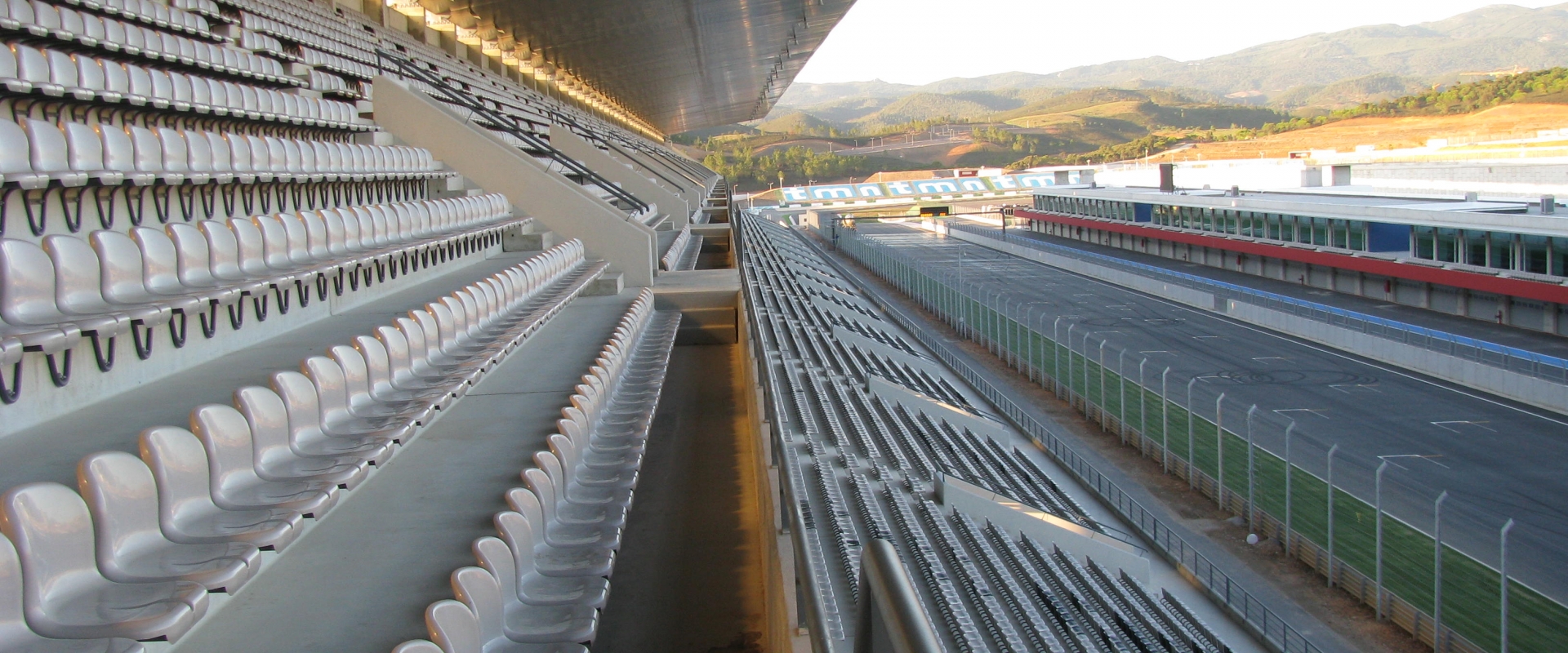 BLEACHERS GRANDSTANDS