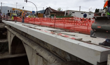 PIÈCE EN BÉTON PRÉFABRIQUÉ POUR LE PONT